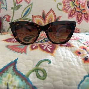 Women's cat eye fashionable sunglasses